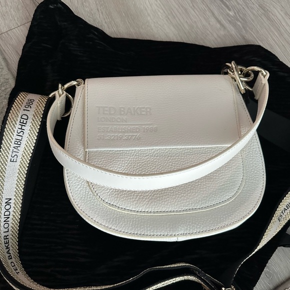 Ted Baker White Crossbody Bag Minimalist Design - Picture 2 of 8